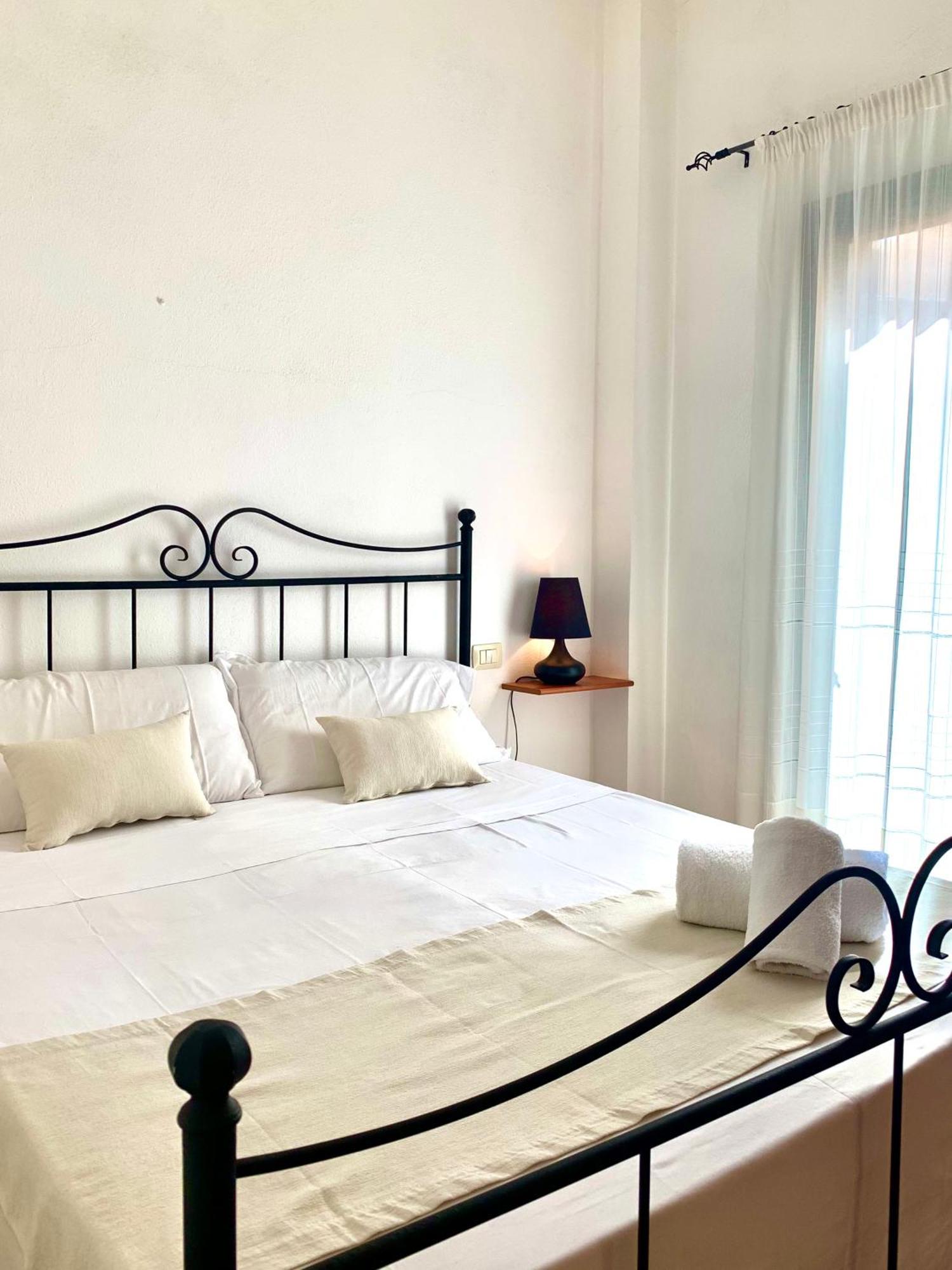 Square Inn Apartment Ольбия Экстерьер фото